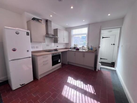 38 Oakland new kitchen.jpg