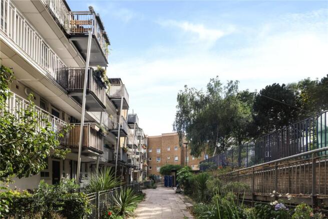 Exterior View 4