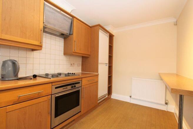 3 bed 2 bath house for rent in Forest Gate E7.