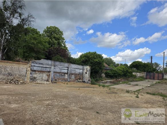 Land 29 High Street 1
