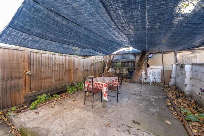 Leslie Road, E11