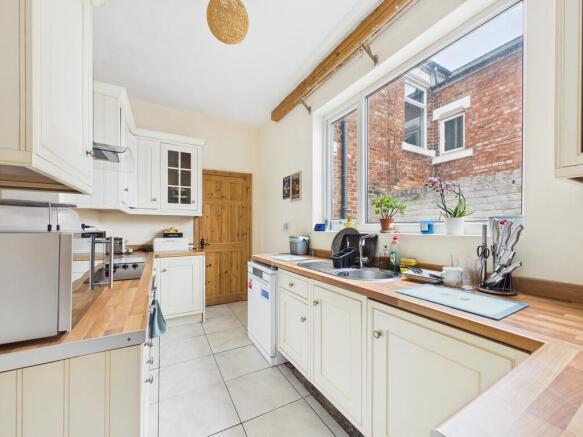 2 bed Terraced for sale Image 7