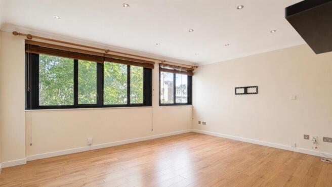 31 Savoy Court 2.jpg