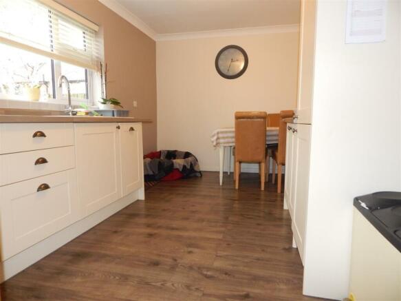dining kitchen.JPG