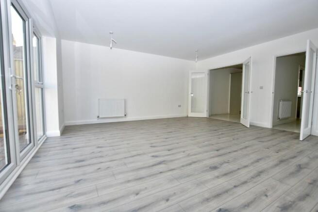 Lounge/dining room
