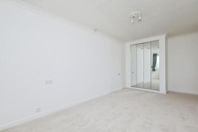 1 bed Apartment for sale Image 12