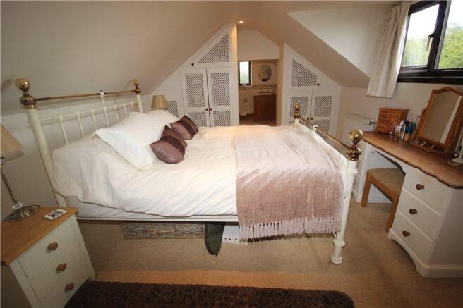 08 Master Bedroom