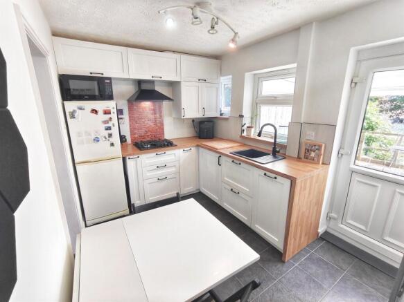 3 bed Terraced for sale Image 4