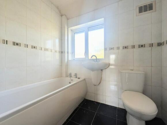 1 bed Flat for sale Image 6