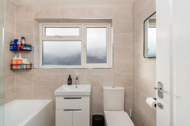 0G1ABH - Bathroom C.jpg
