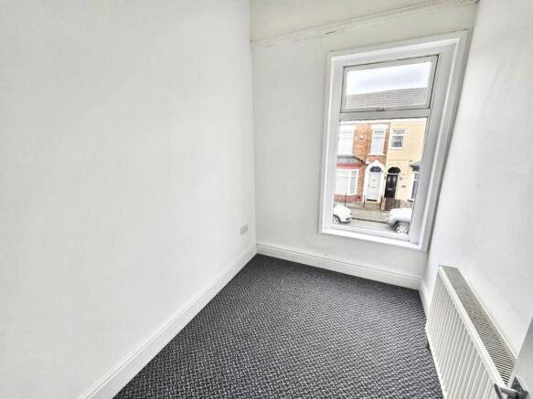 3 bed Terraced to rent Image 6