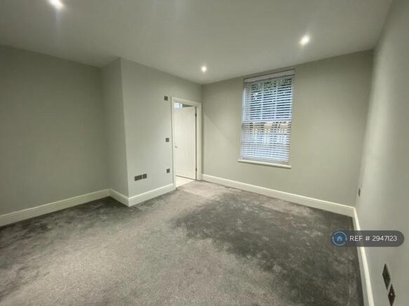2 bed Flat to rent Image 8