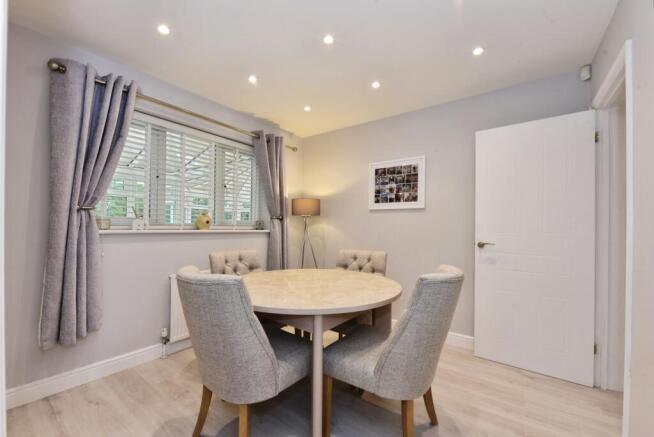 4 bed Detached for sale Image 7
