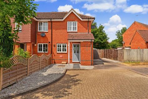 Magpie Close, Shenley Brook End