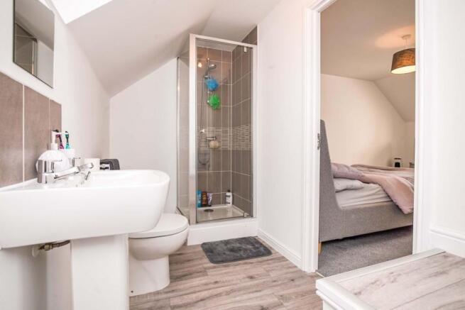 Master En-suite