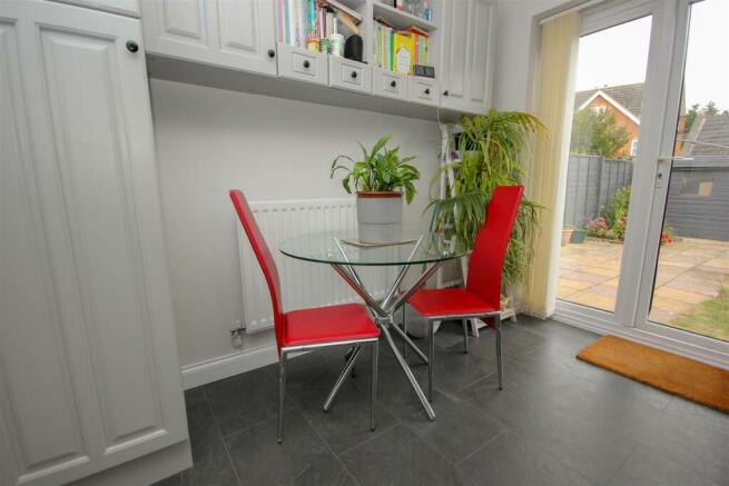 Breakfast Area.jpg