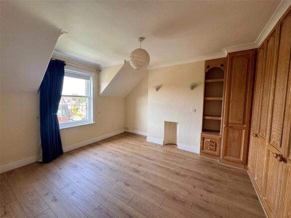 2 bed Apartment to rent Image 6