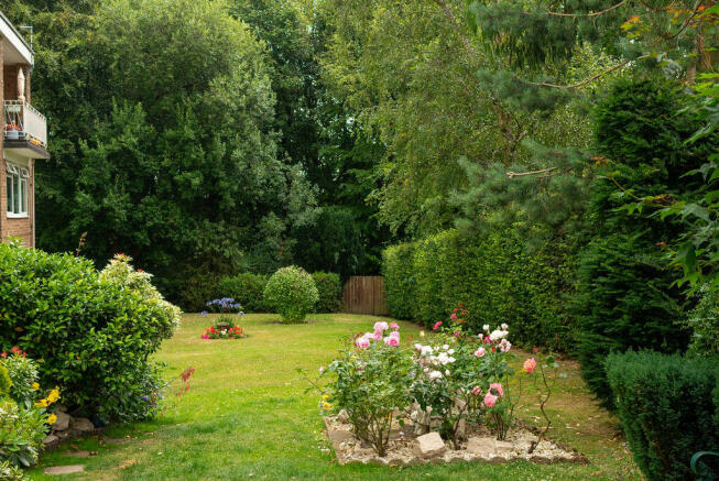 2 bed Apartment for sale Image 4