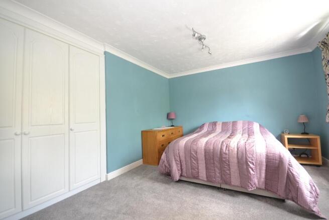 King sized bedroom