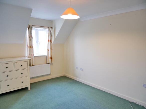 MASTER BEDROOM FLOOR
