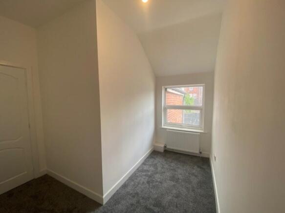 3 bed Terraced to rent Image 8
