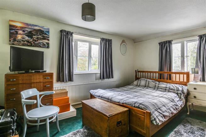 8 Bedroom.jpg
