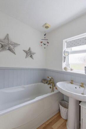 Family Bathroom 