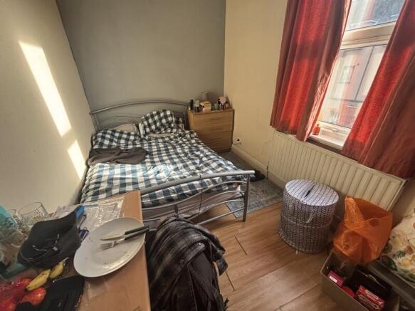 5 bed End of Terrace to rent Image 4