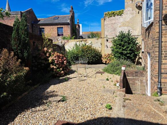 COMMUNAL GARDEN