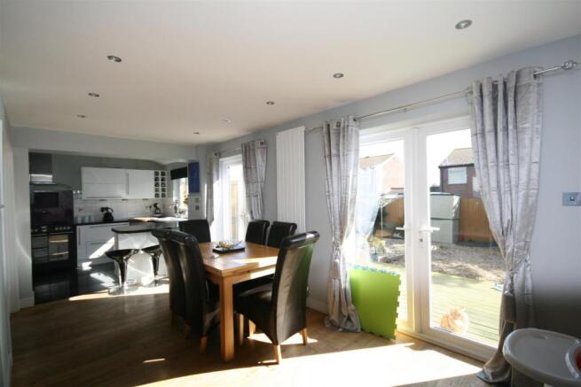 Dining Area.JPG