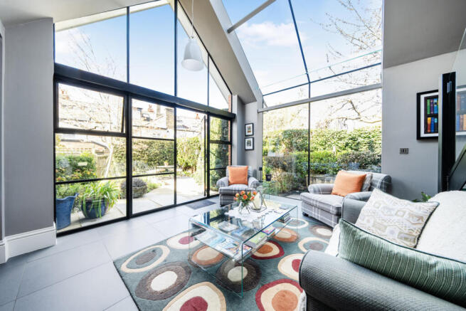 1434974-28-69c565...