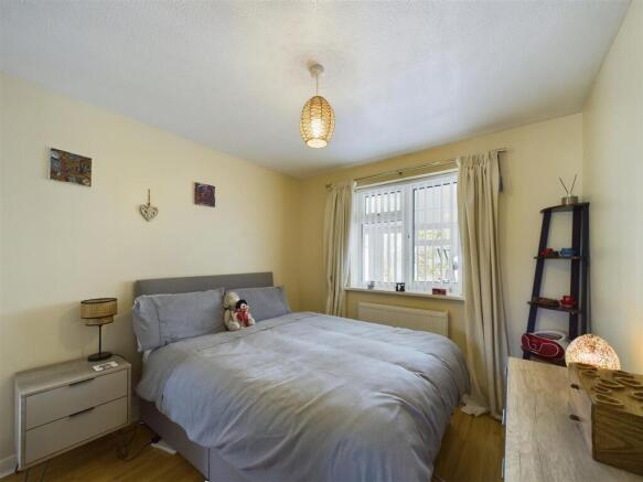 2 bed Semi-Detached Bungalow for sale Image 9