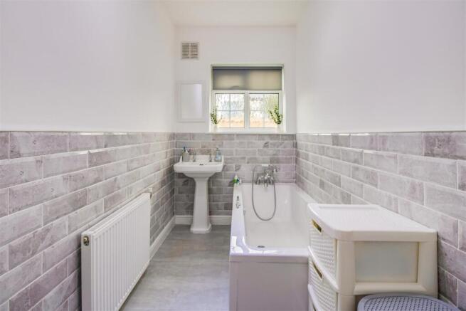 3 bed Detached Bungalow for sale Image 7