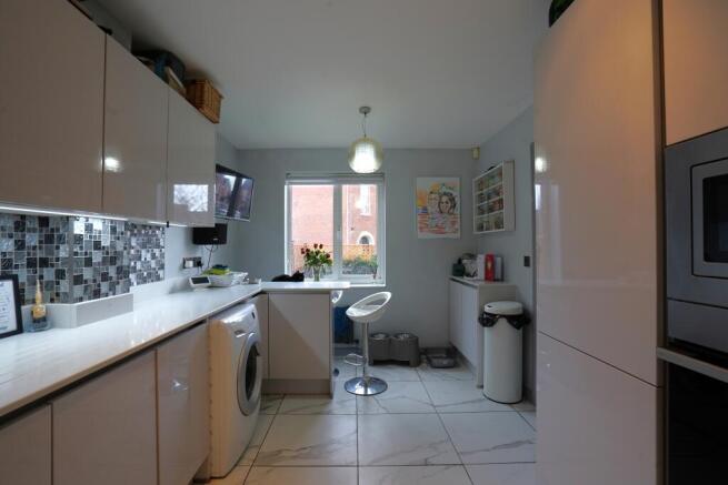 Alderley Way, Adswood photo 4