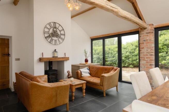 5 bed House for sale Image 5