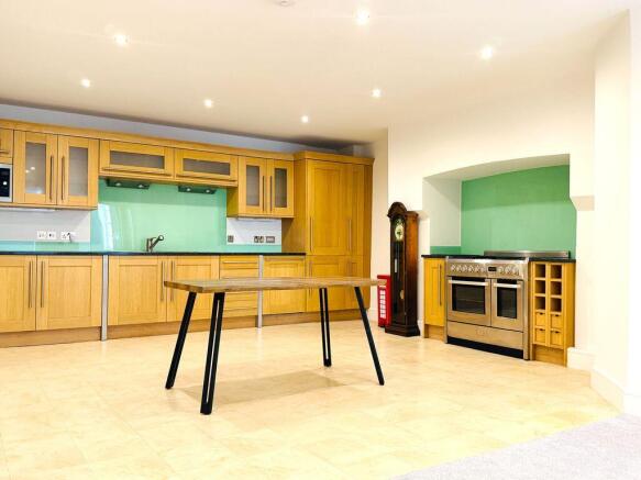 1 bed Flat for sale Image 4
