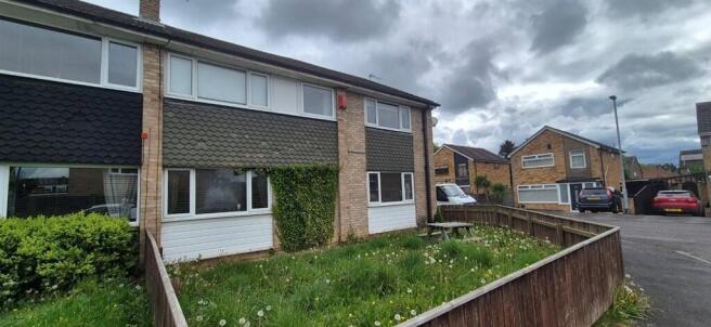 4 bed Semi-Detached for sale Image 3