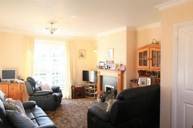 Lounge 1