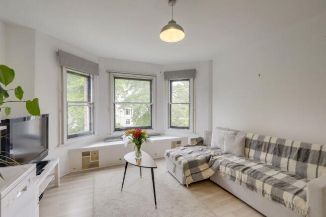 Open Plan Lounge & Kitchen