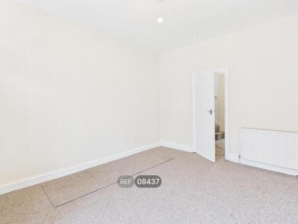 2 bed Terraced to rent Image 4
