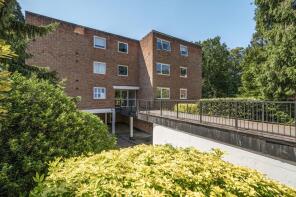 1, Troon Court, Cardwell Crescent, Ascot SL5 9BX
