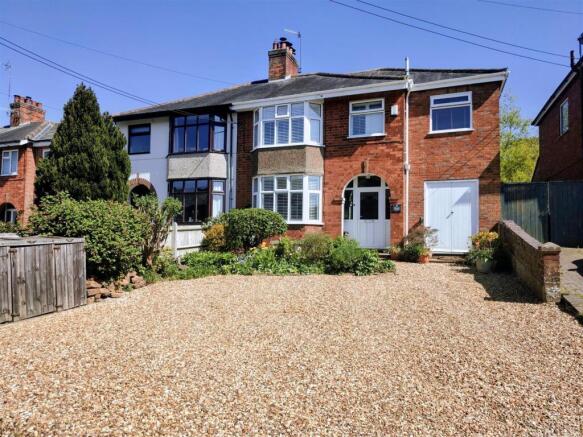 11 Church Street, Woodford Halse