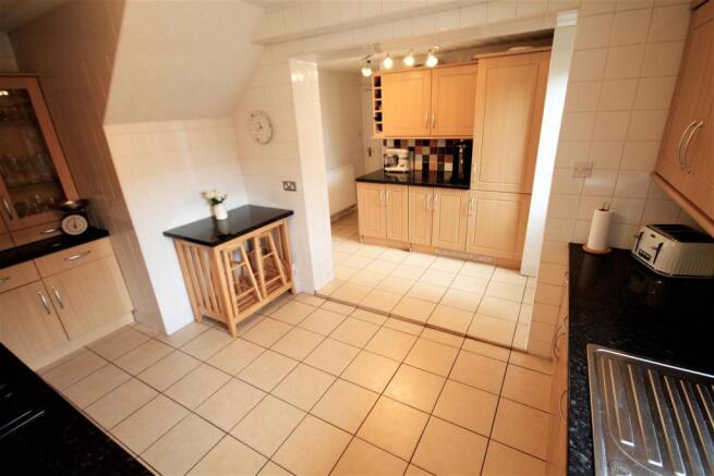 Further Kitchen Image