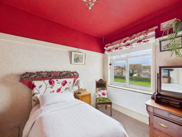 4 bed Semi-Detached for sale Image 12