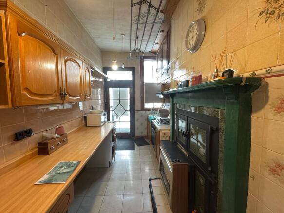 5 bed Terraced for sale Image 7