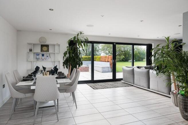 Bonis Hall Lane, Prestbury, SK10 photo 4