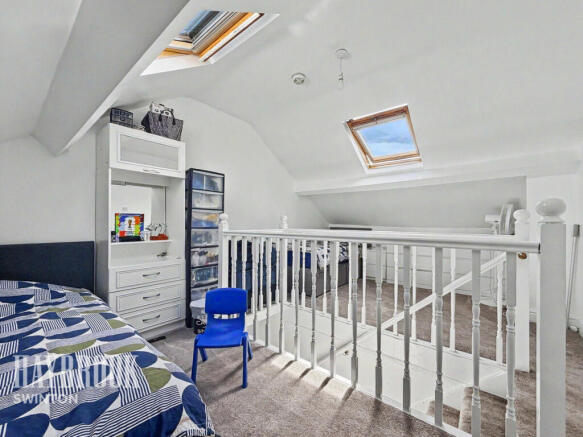 3 bed Terraced for sale Image 11