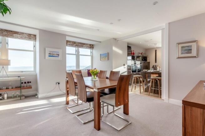 11 Marine House