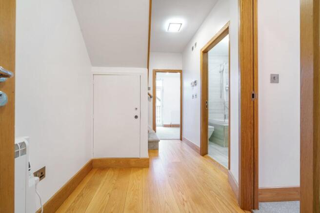 2 bed Flat for sale Image 11