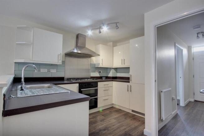 3 bed Town House for sale Image 4